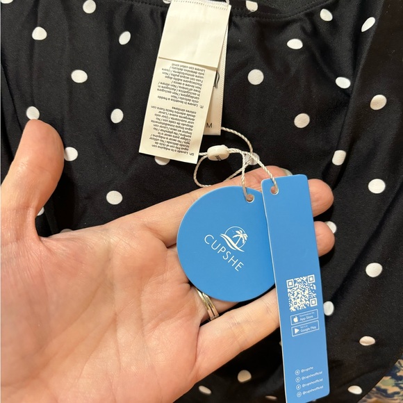 Cupshe polka dot cut-out one piece swimsuit, size M - Picture 2 of 3